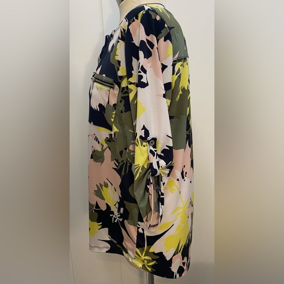 Ellen Tracy Tropical Floral Mid Sleeve VNeck Top Sz MED Green, Yellow, Pink, BLK - Picture 3 of 4